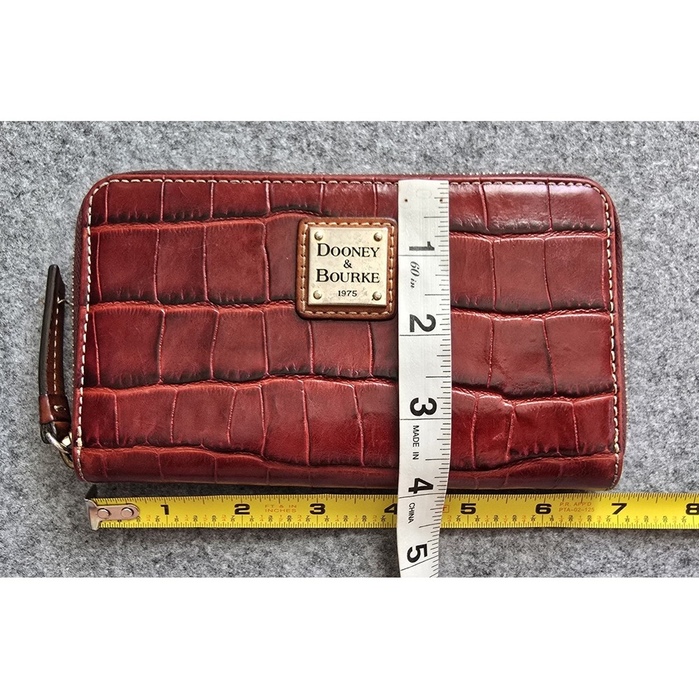 Vintage Dooney & Bourke Wineberry Nile Collection Zip Around Wallet VGUC - Picture 4 of 10